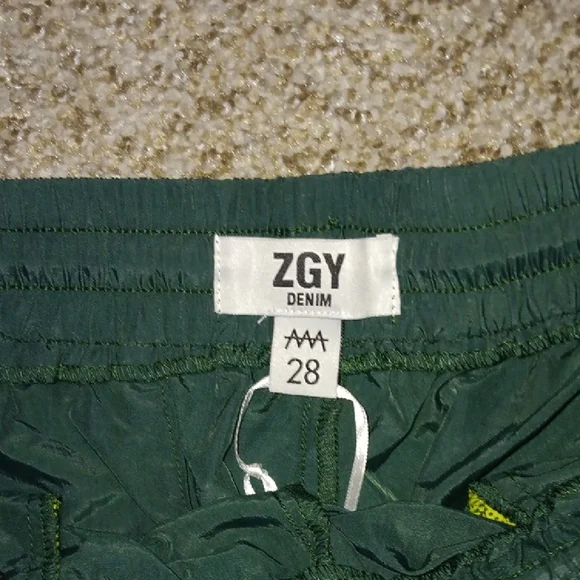 Men's Stylish Green Joggers - Picture 2 of 3
